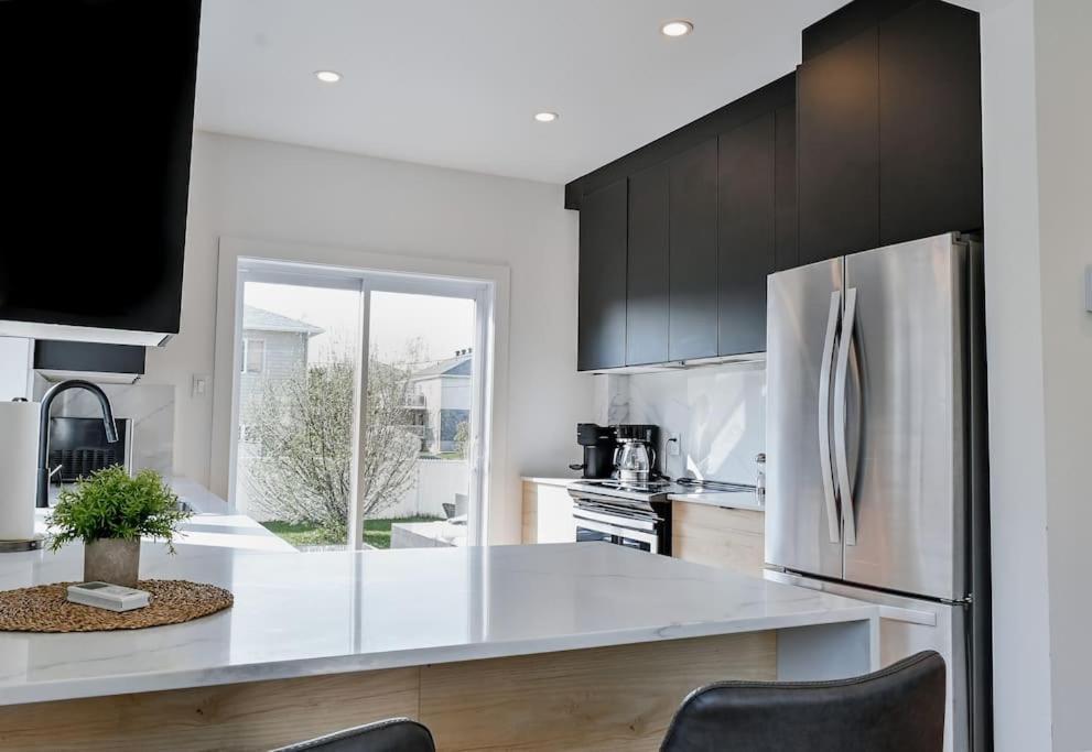 Villa Luxueuse Avec Vue Sur Le Fleuve Villa Grandecasa Trois-Rivières Exteriör bild