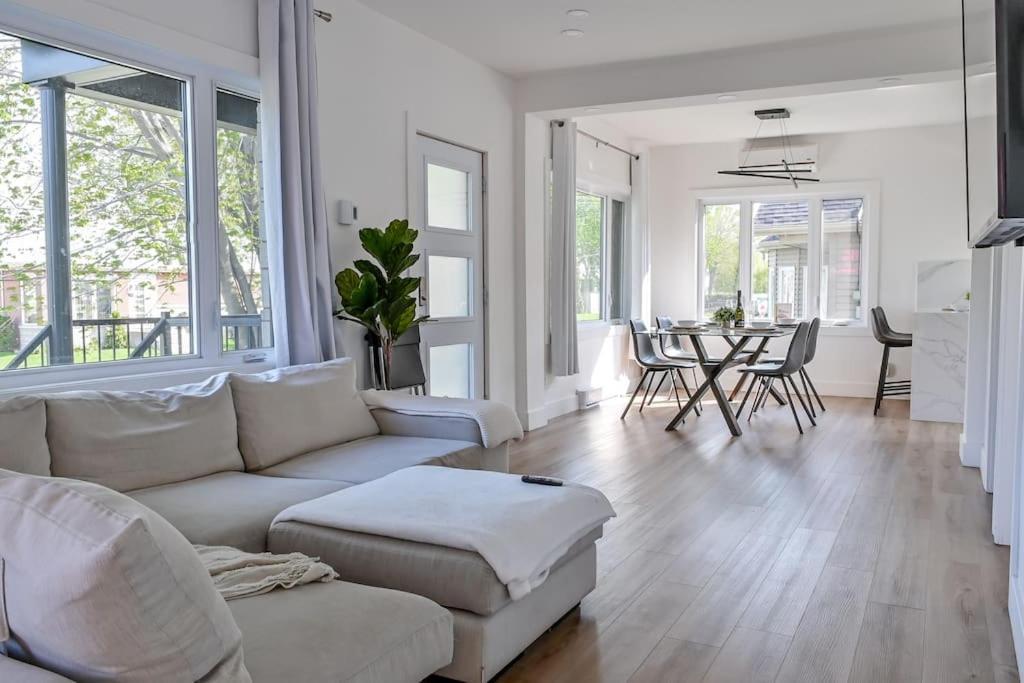 Villa Luxueuse Avec Vue Sur Le Fleuve Villa Grandecasa Trois-Rivières Exteriör bild