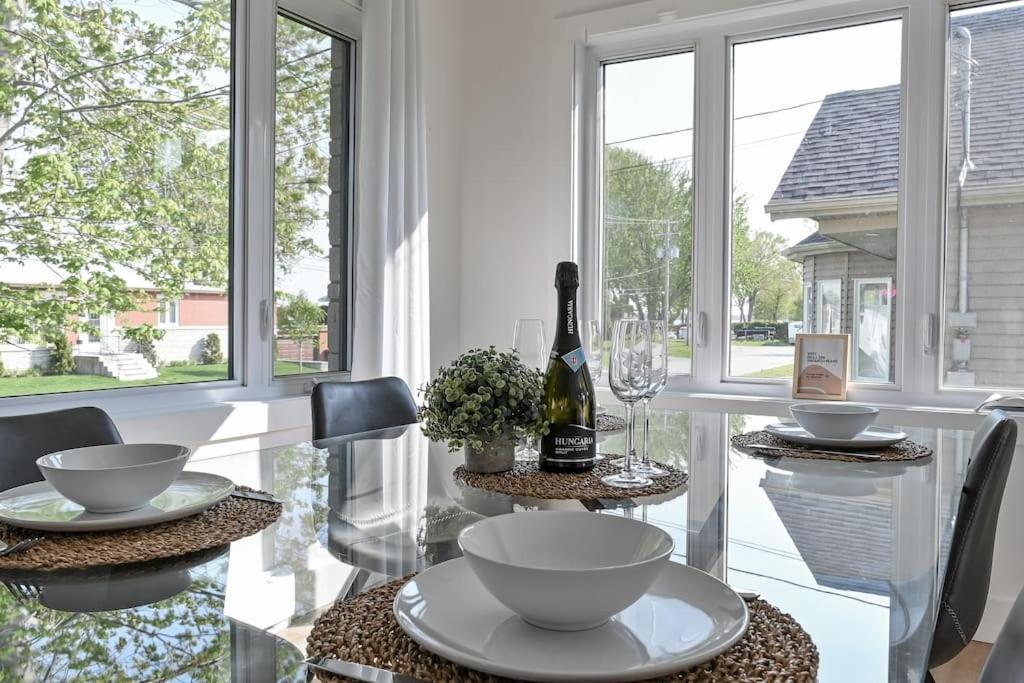 Villa Luxueuse Avec Vue Sur Le Fleuve Villa Grandecasa Trois-Rivières Exteriör bild